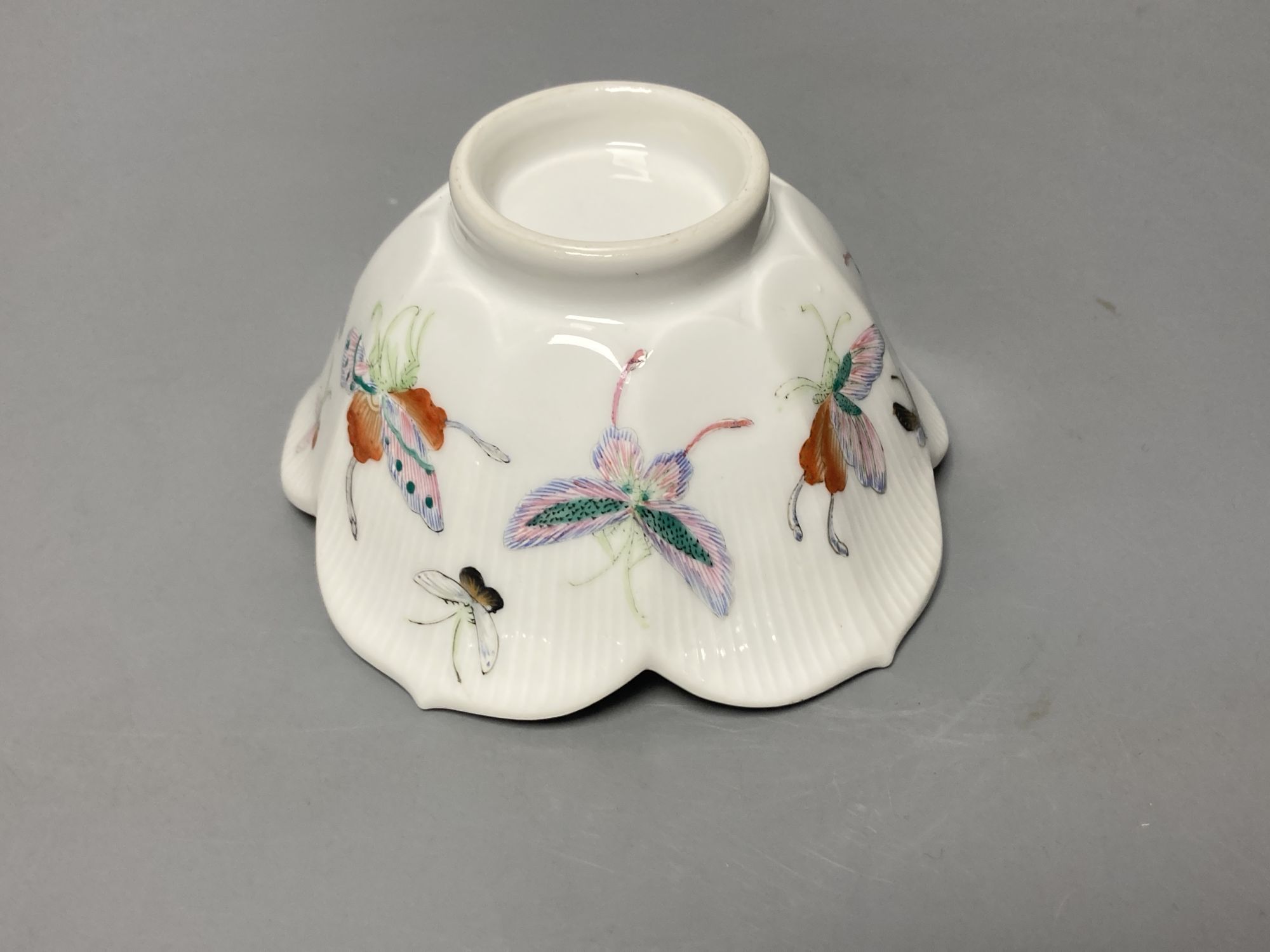 A Chinese famille rose 'butterfly' bowl, diameter 12cm